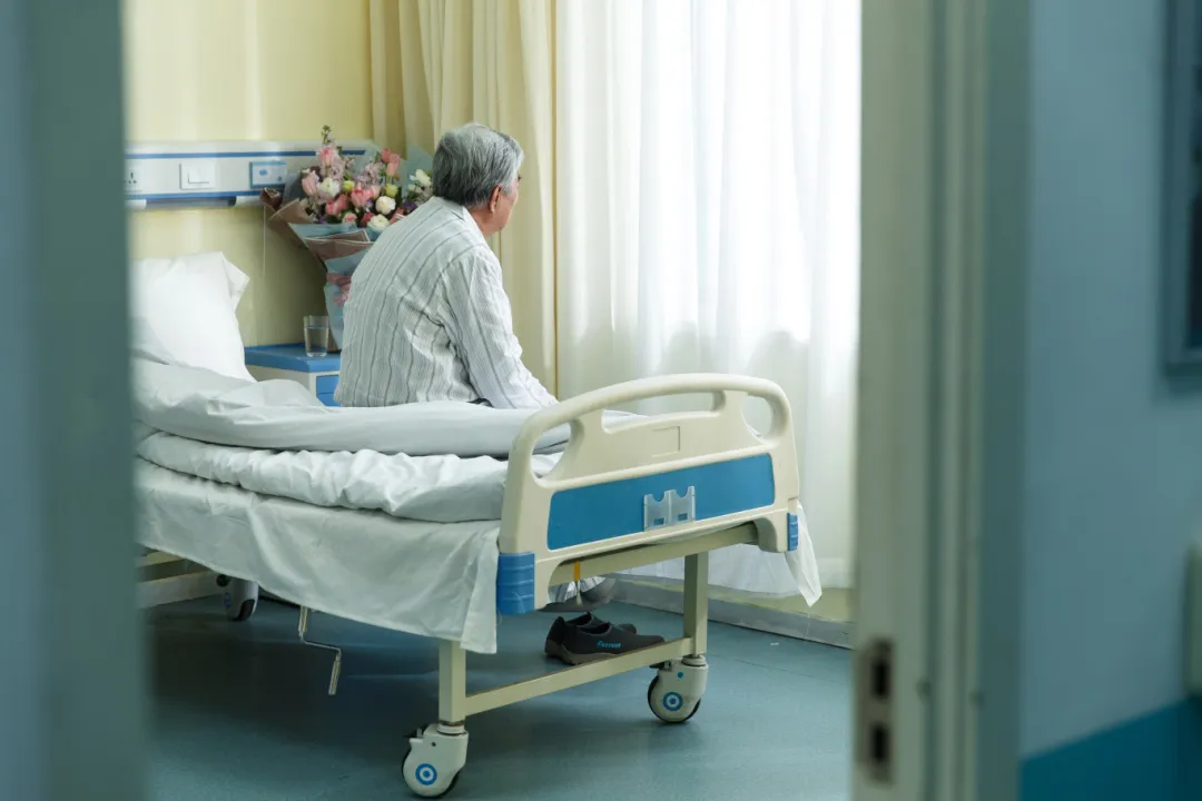 一場車禍，男子四年流淚不止，沒想到因為羊膜關(guān)上了＂淚閘＂