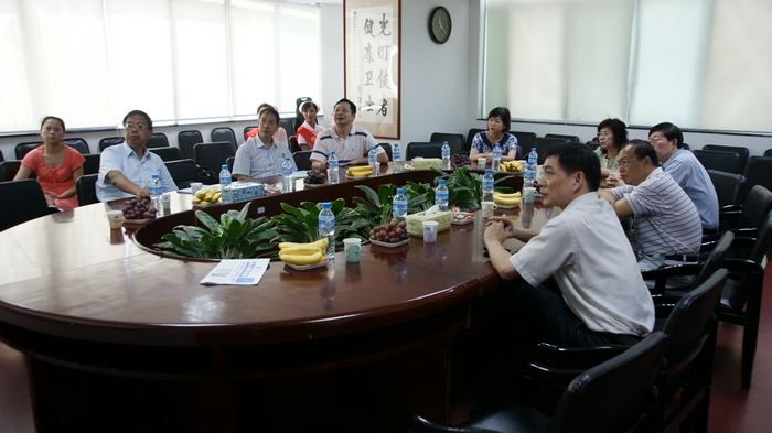 2010年9月15日上海商投集團(tuán)王董、沈董蒞臨我院參觀！